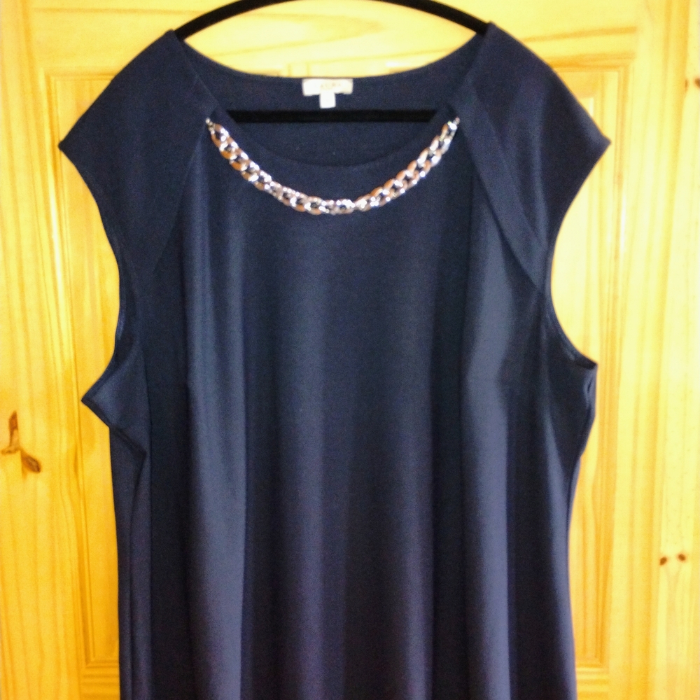 Laura Sleeveless Blouse with Chain Neckline